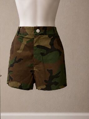Camo High-Waist Women's Shorts Large